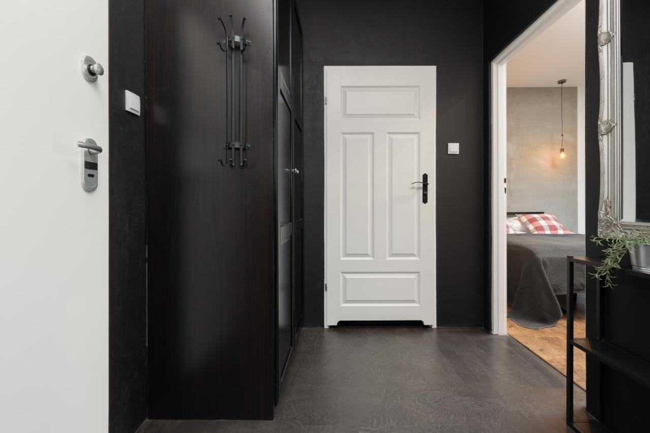 Stylish & Trendy 1 Bedroom Apartment Wola With Parking By Renters Warszawa Eksteriør bilde