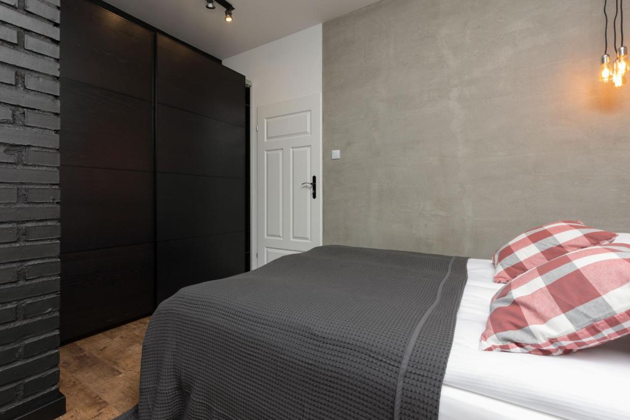 Stylish & Trendy 1 Bedroom Apartment Wola With Parking By Renters Warszawa Eksteriør bilde